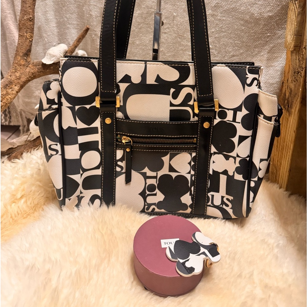 Tous gorgeous set of bag and charm!!!